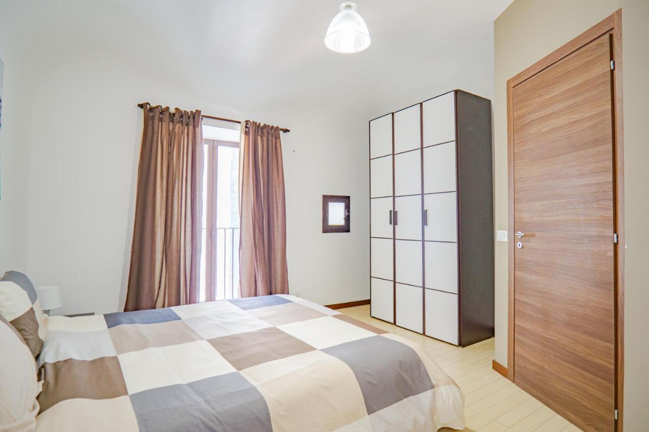 Castle Living Apartman Catania-Fontanarossai nemzetközi repülőtér Kültér fotó